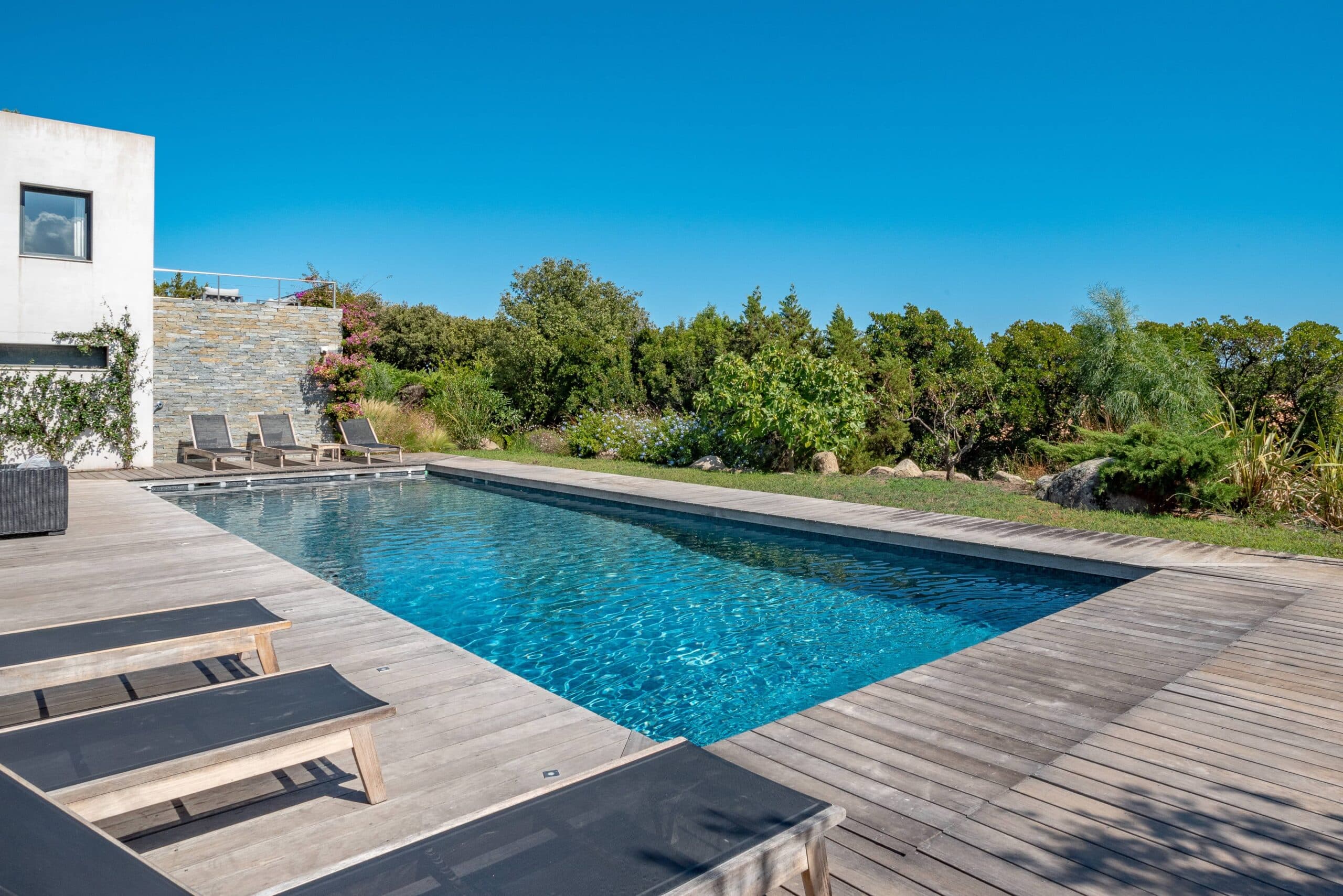 Vue mer panoramique au cœur du très prisé Parc de Cala Rossa