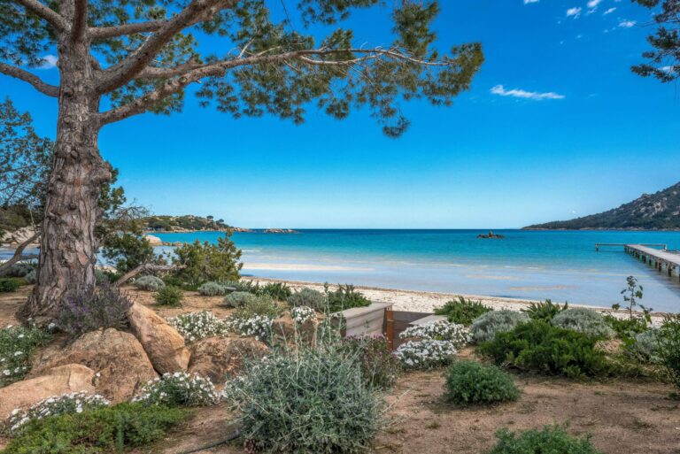A villa for sale on Santa Giulia beach