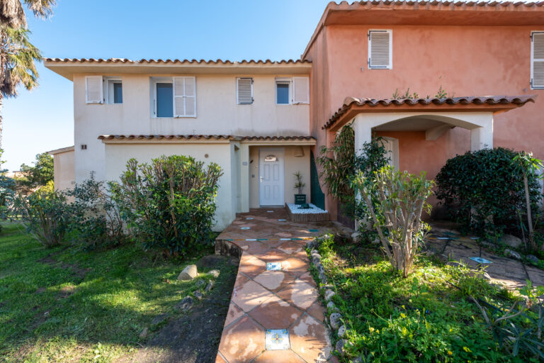 Maison vue mer à Marina di Fiori à vendre